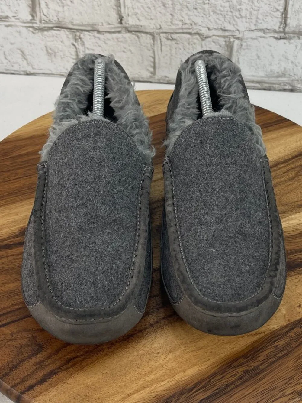 UGG Ascot 3233 Mens 10 Gray Wool Moccasin Slip On Loafer Slippers 1103890